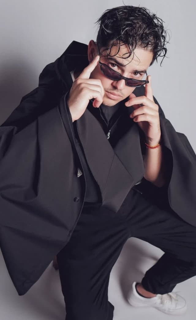  "The car was extremely comfortable and spacious, which made our long journey between Agra, Delhi, and Jaipur enjoyable." 